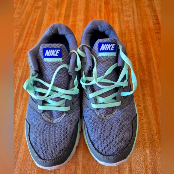 tenis - Picture 1 of 7